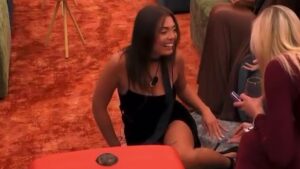 Foto Grazia Kendi pipì Grande Fratello