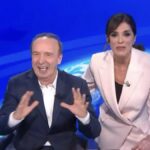 Roberto Benigni fa una gaffe clamorosa al Tg1: “Ringrazio Papa Francesco”