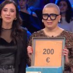 Affari Tuoi: Cristina gioca con il cuore e per un soffio perde 75.000€