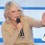 Maria De Filippi gela Arcangelo: “Tu al posto di Gianni Sperti? Mai!”