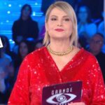 Jonas fa perdere la pazienza a Simona Ventura al GF: l’avvertimento in diretta