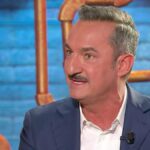 Nicola Savino si confida: “Mio padre soffriva di depressione. Mia madre era ansiosa”