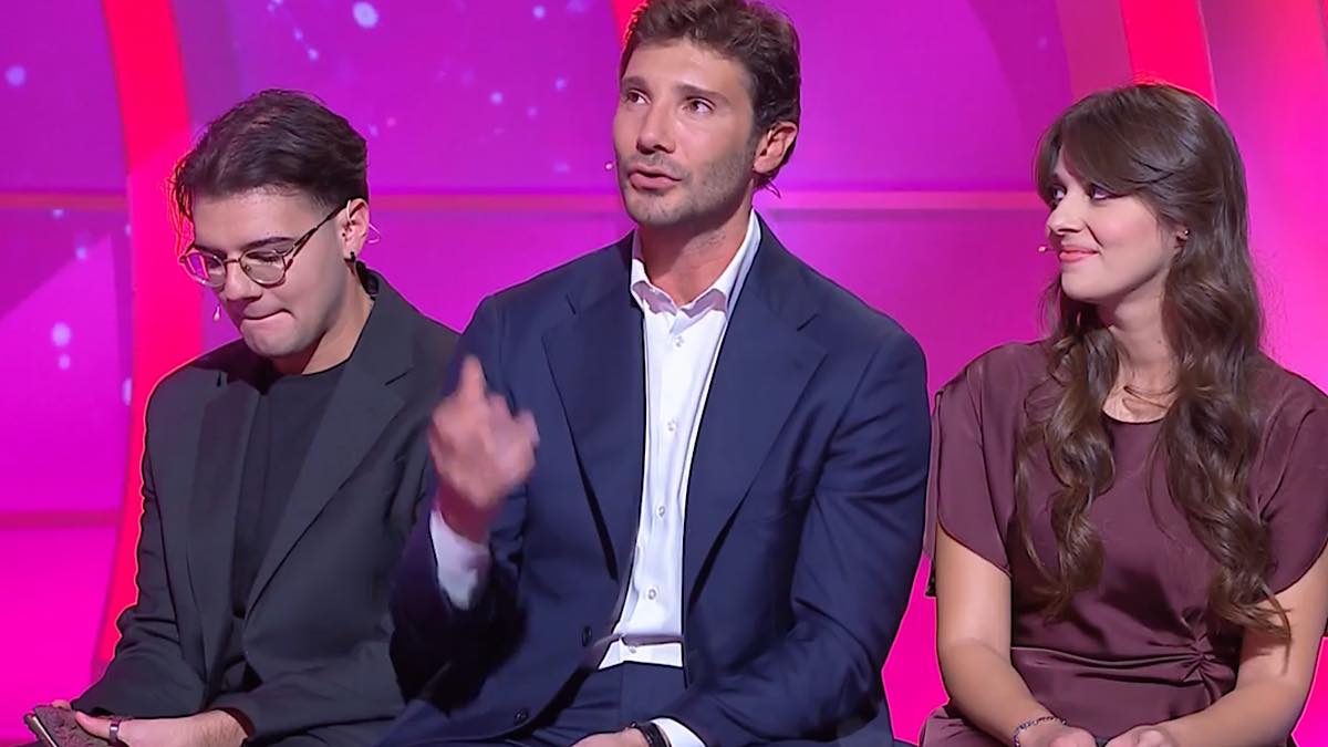 Foto Stefano De Martino C’è posta per te 2026