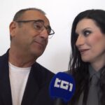 Sanremo 2026, Carlo Conti annuncia al Tg1: “Al mio fianco ci sarà Laura Pausini”