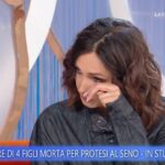 La volta buona, Balivo piange per dramma di due ospiti: “Mamma morta dopo intervento”