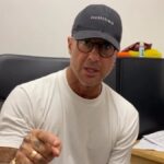 Falsissimo stasera: Corona non si ferma, ecco di cosa parlerà dopo il blocco