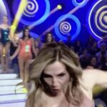 Striscia La Notizia, Lorella Cuccarini: incidente sfiorato, ecco il video