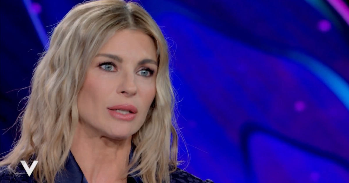 foto martina colombari verissimo