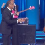 Carlo Conti, brutto gesto: nega i fiori alle Bambole di pezza a Sanremo 2026