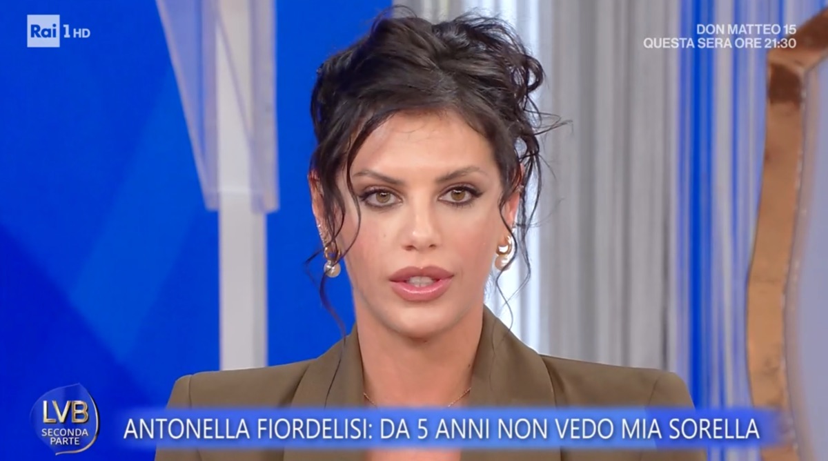 foto Antonella Fiordelisi rapporto con sorella