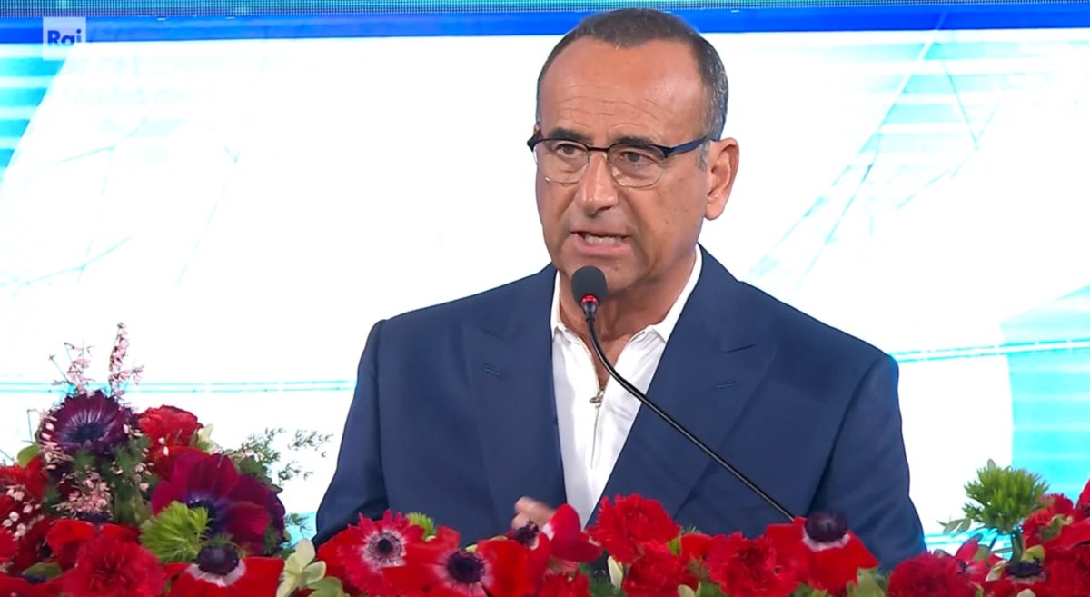 foto carlo conti quarta conferenza sanremo