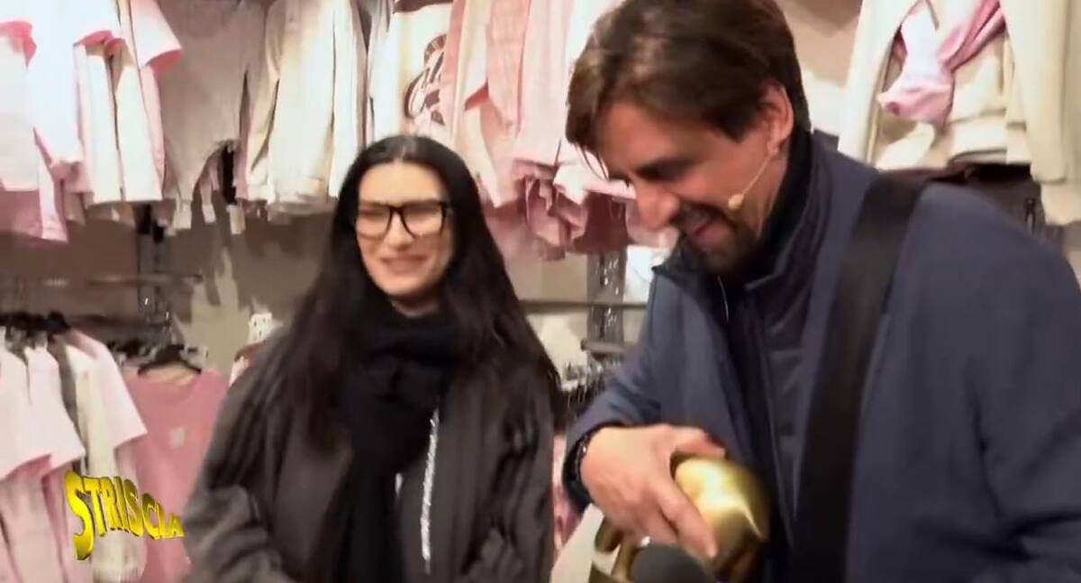 foto consegna tapiro pausini