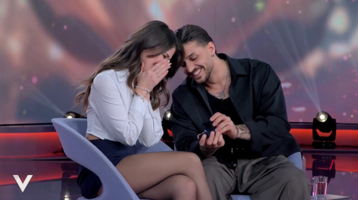 foto cristiana Ernesto anello verissimo