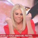 Eleonora Daniele festeggia ascolti Sanremo: sua reazione diventa virale (VIDEO)