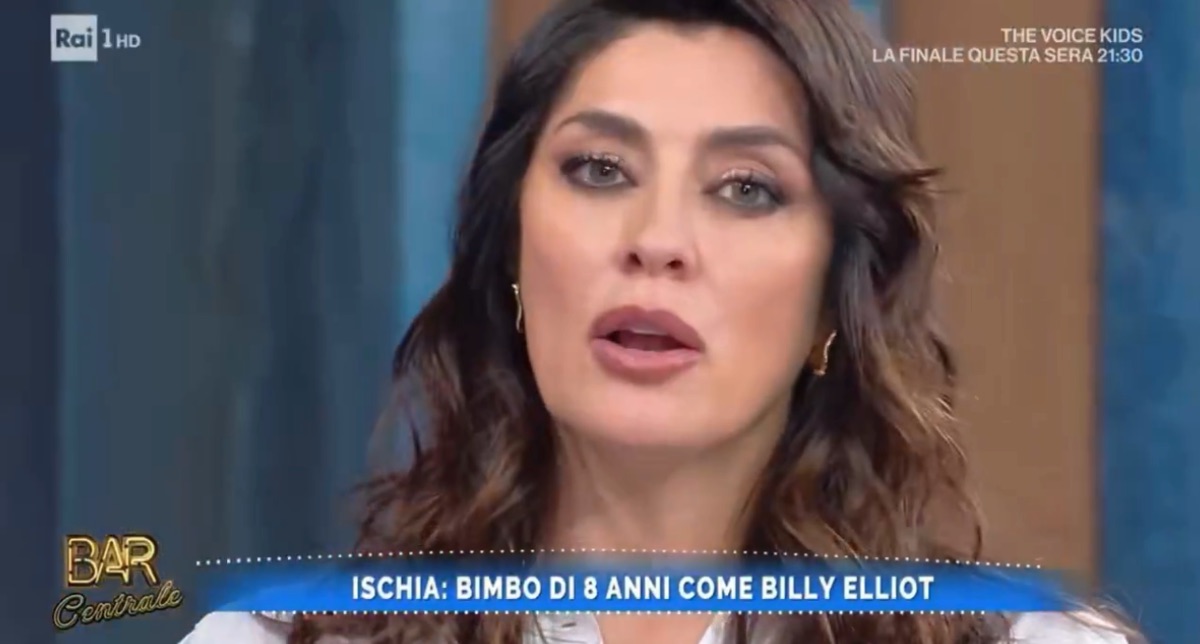 foto elisa isoardi bar centrale