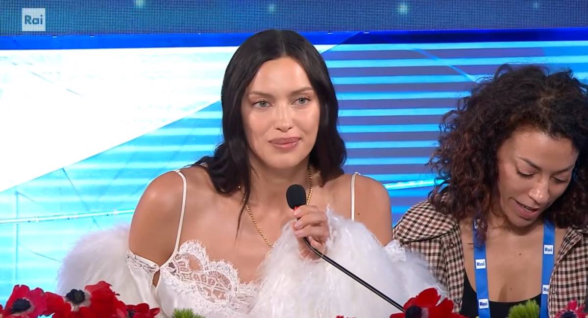 foto irina shayk conferenza sanremo