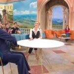 Furia Ivano Michetti ai Fatti Vostri: lancia scarpa contro occupante di casa sua