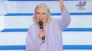 foto maria de filippi incredula