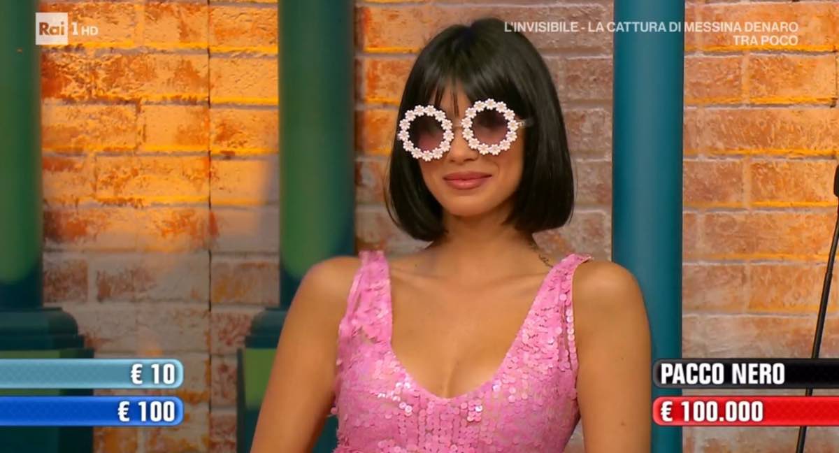 foto martina occhiali affari tuoi