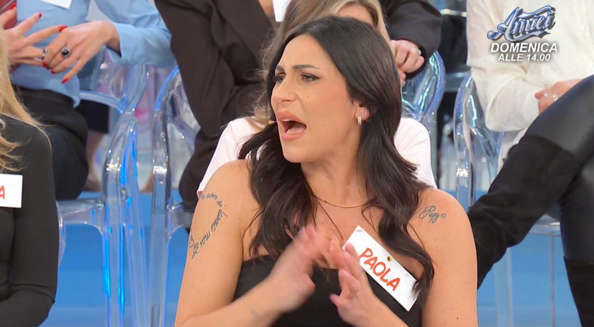 foto Paola uomini e donne