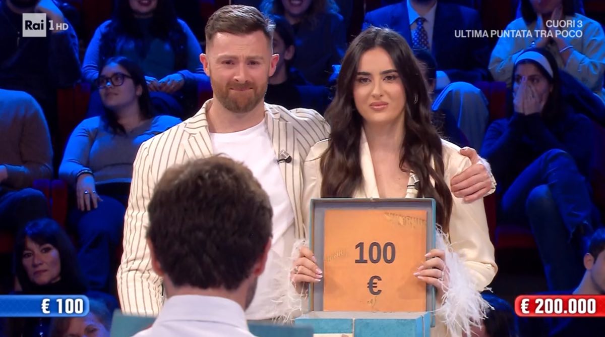 foto sara toscana affari tuoi