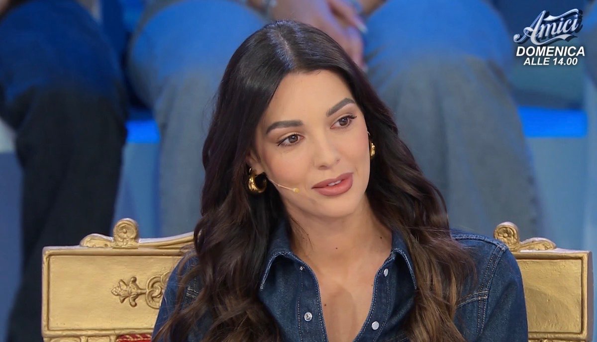 foto sara tronista 13febbraio