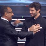 Stefano De Martino conduttore e direttore artistico di Sanremo 2027: l’annuncio