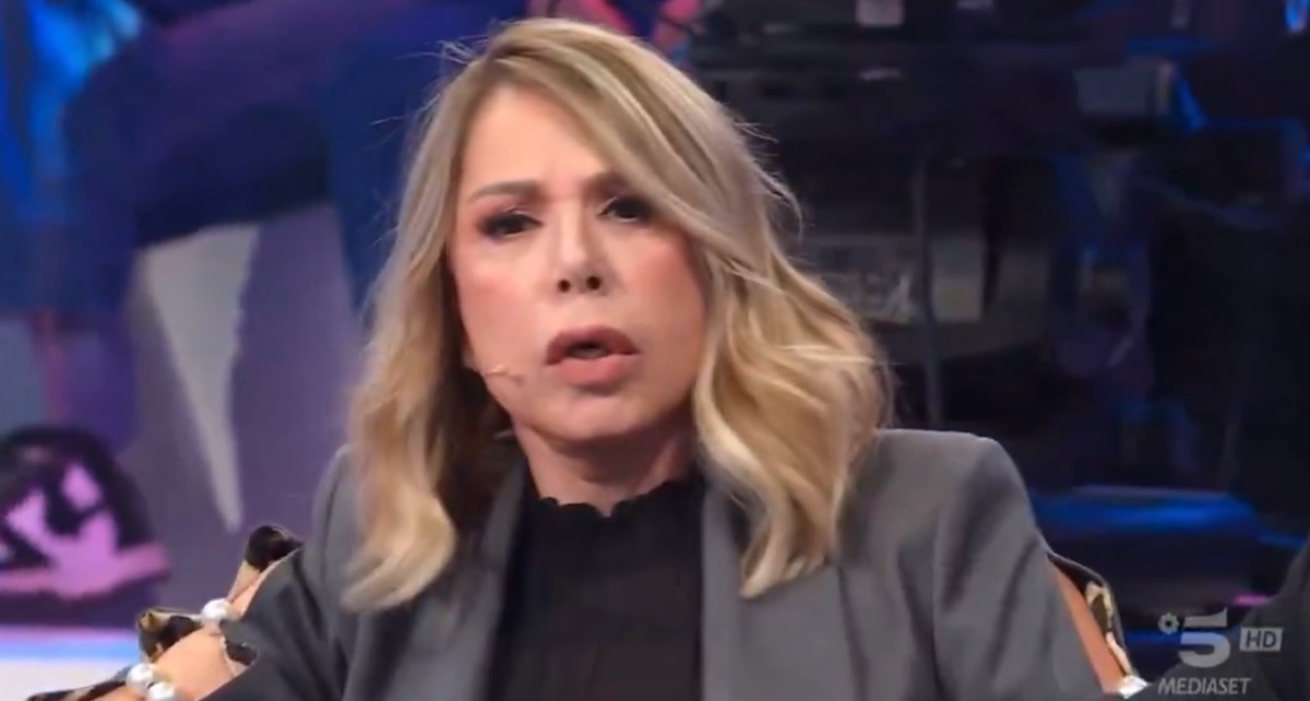 foto anna pettinelli scontro dalessio amici