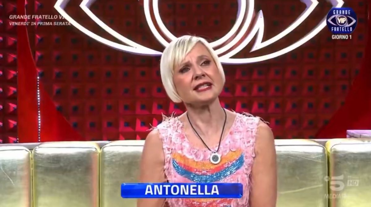 foto antonella elia confessionale gfvip