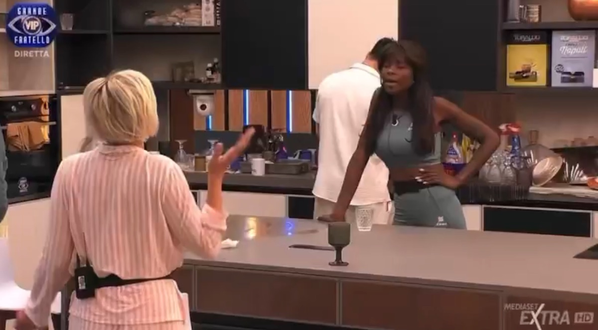 foto antonella elia Ibiza altea litigio gfvip