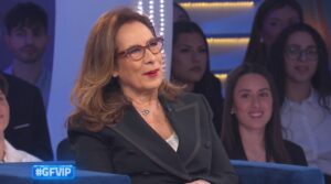 foto cesara buonamici gfvip opinionista