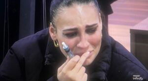 foto francesca manzini piange raimondo todaro gfvip