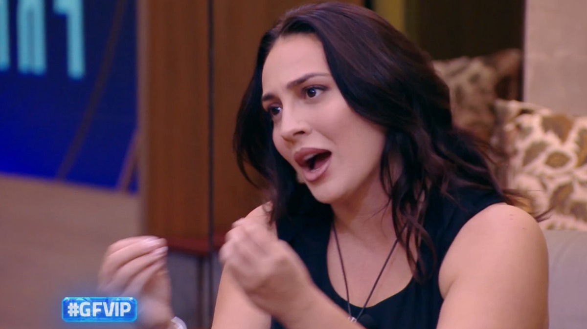 foto francesca manzini scontro mussolini gfvip
