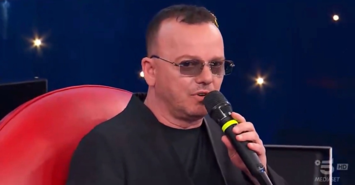 foto gigi dalessio polemica Pettinelli amici