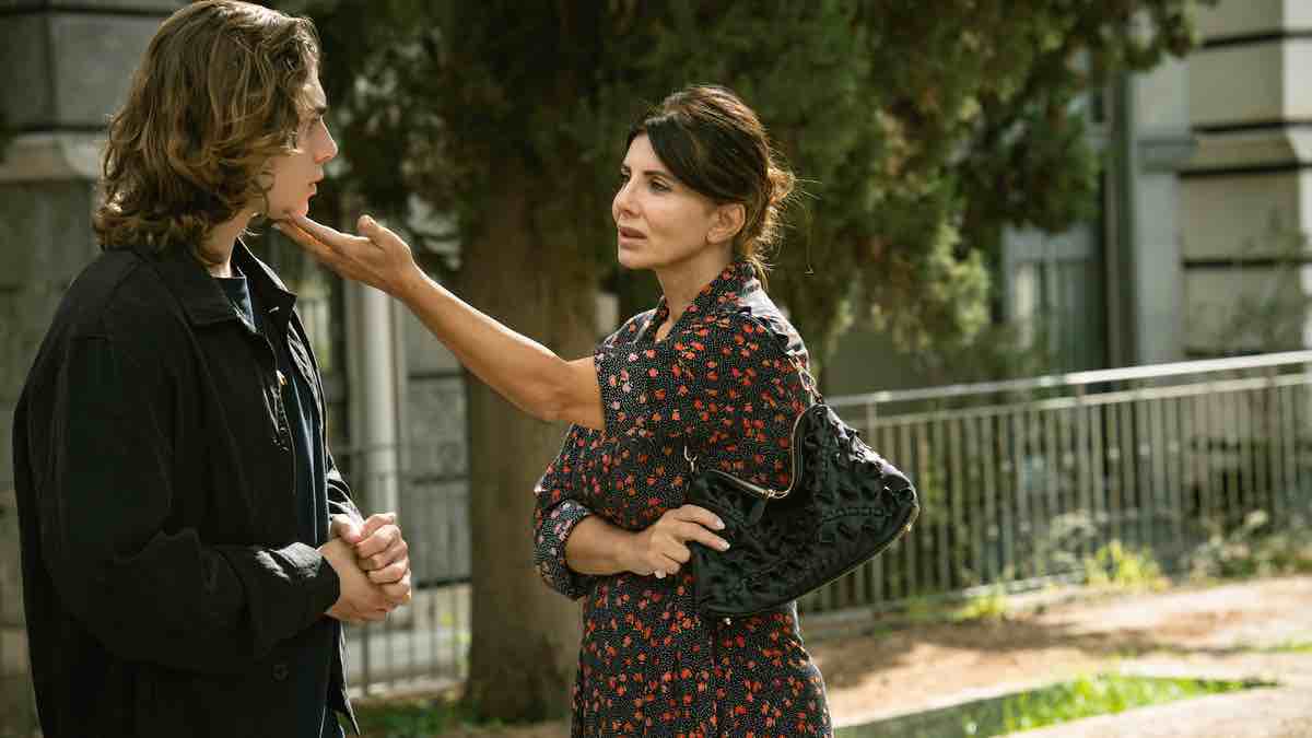 foto giovanna rei mamma roberto mare fuori6