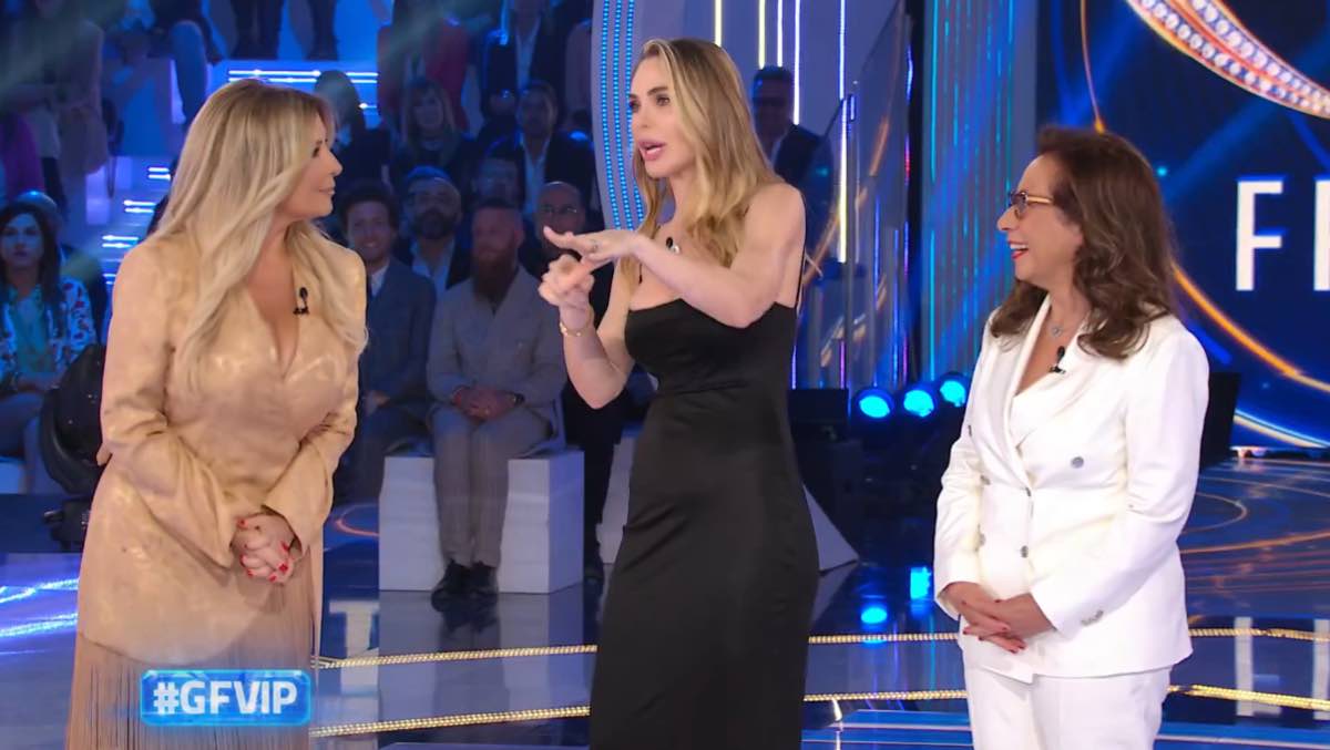foto ilary blasi Lucarelli cesare prima puntata
