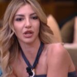 Grande Fratello Vip, Lucia Ilardo esagera con il lassativo: “Chiama il dottore”