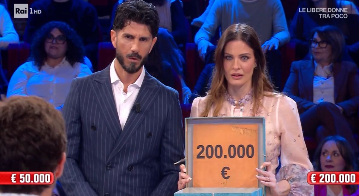 foto Ludovica vince 200 mila euro affari tuoi