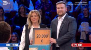 foto luigi vince 20 mila euro affari tuoi