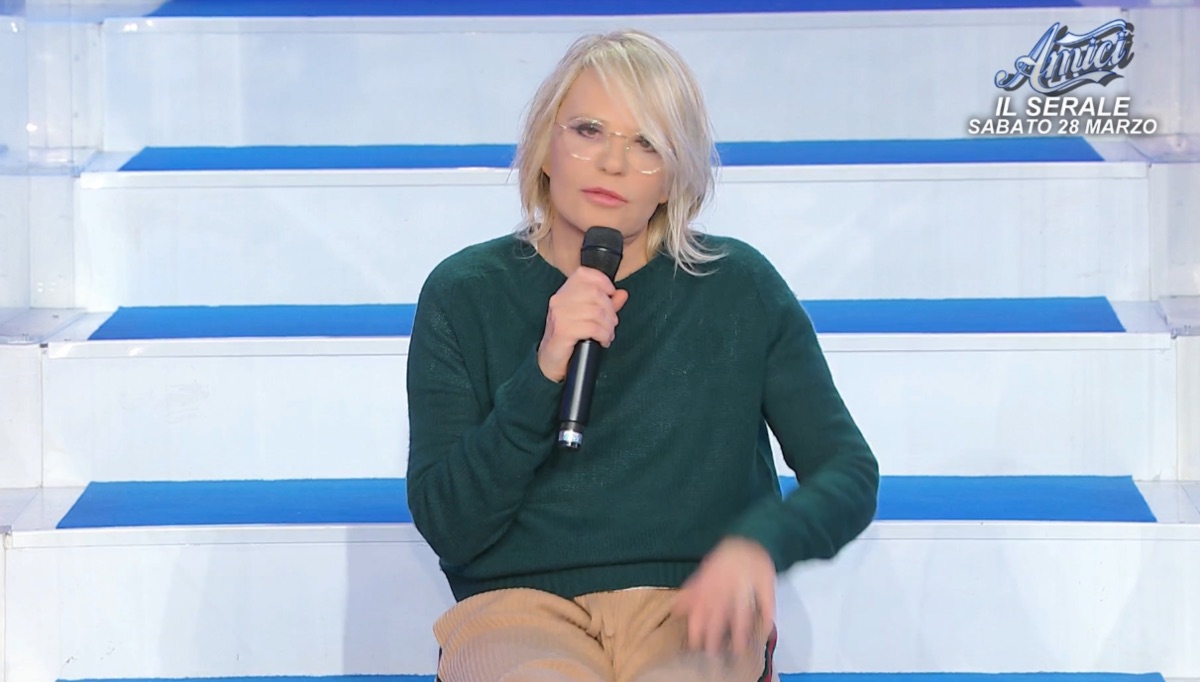 foto maria de filippi annuncia mario frequenta altra donna