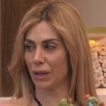 GF Vip, Paola Caruso piange: “Qua per guadagnare e aiutare mio figlio malato”