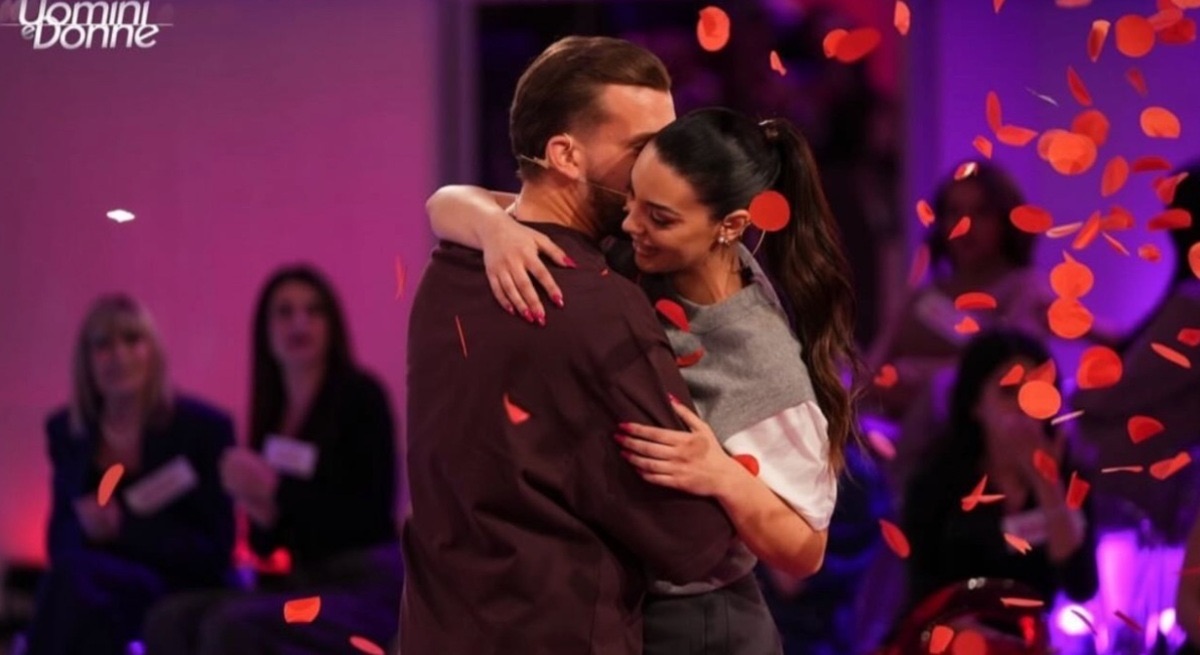 foto sara sceglie alessio uomini e donne