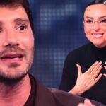 Arisa choc su Stefano De Martino a Sanremo 2027: “Sarebbe stato bello vedere Elisa”