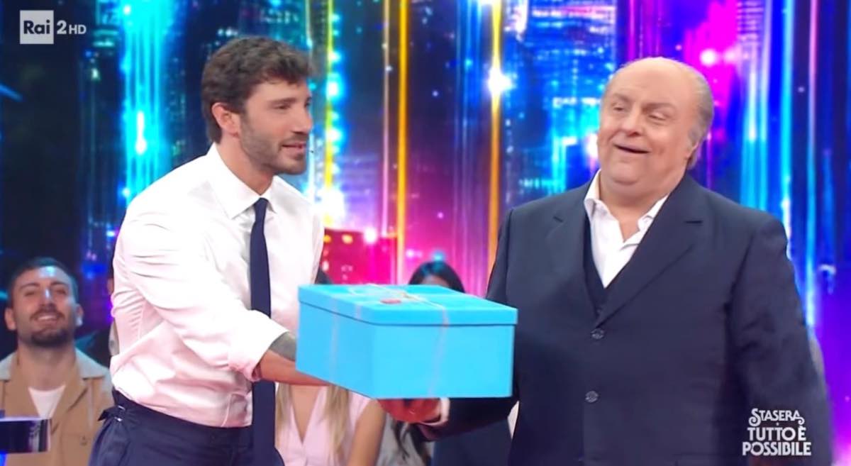 foto stefano de martino finto gerry scotti step pacco