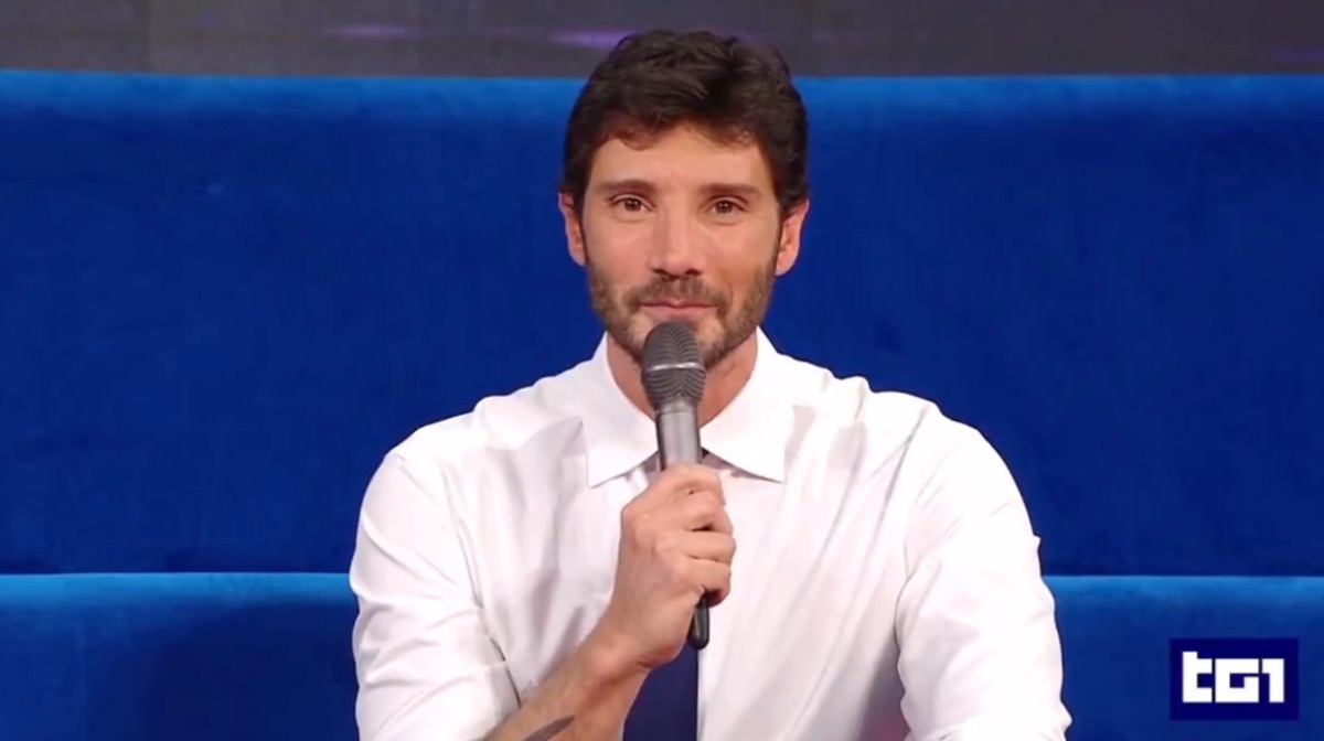 foto stefano de martino sanremo tg1