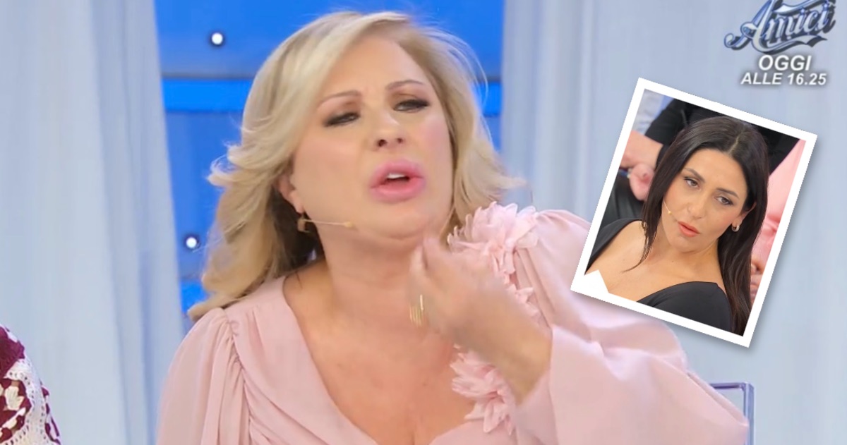 foto tina cipollari paola nuovo scontro