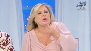 foto tina cipollari polemica oggi paola