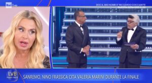 foto valeria marini battuta nino frassica