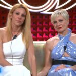 Grande Fratello Vip: Adriana Volpe svela un segreto ad Antonella Elia