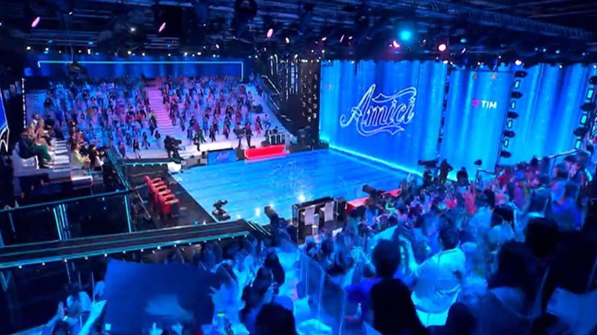 Foto Amici serale studio